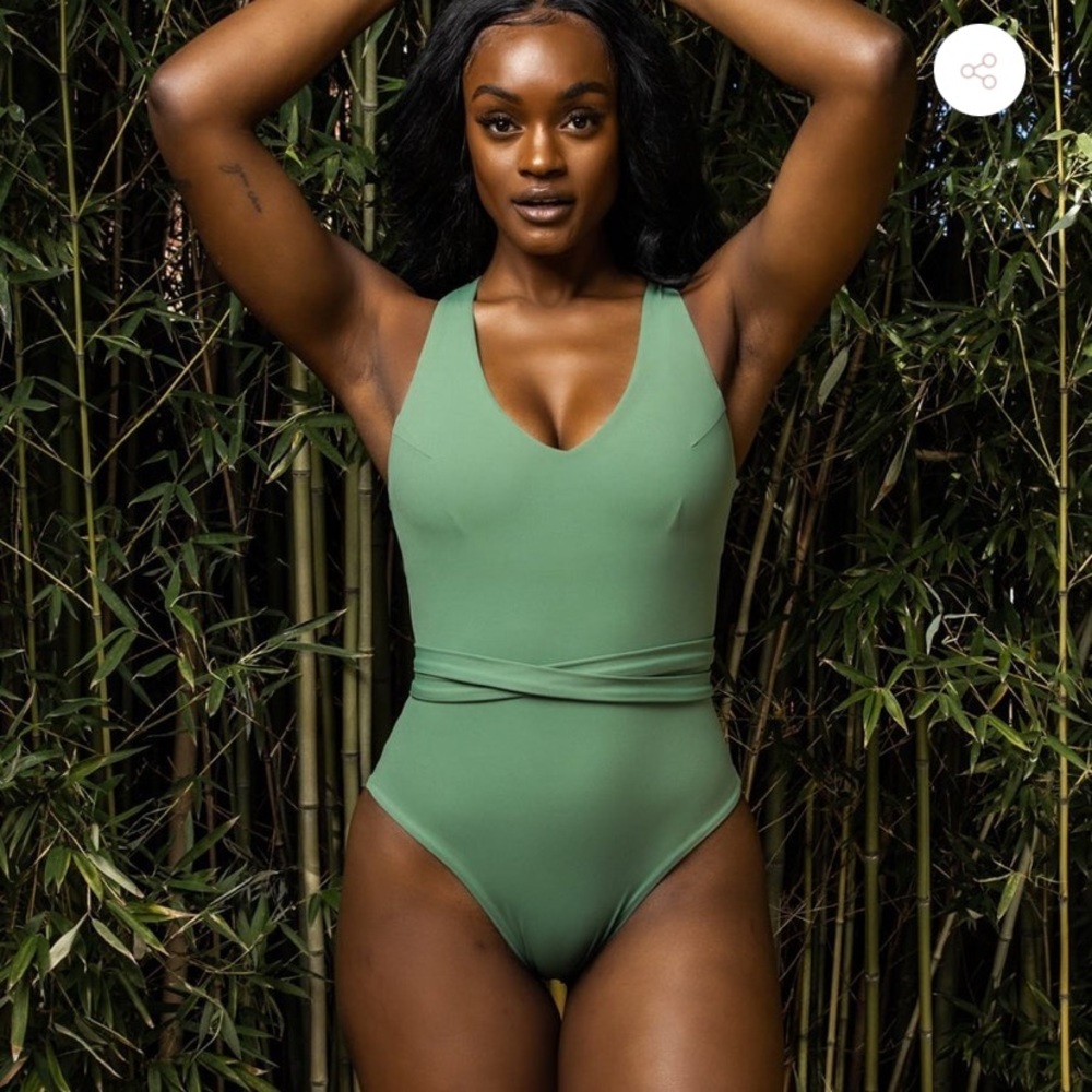 Buffbunny That’s a Wrap Swimsuit